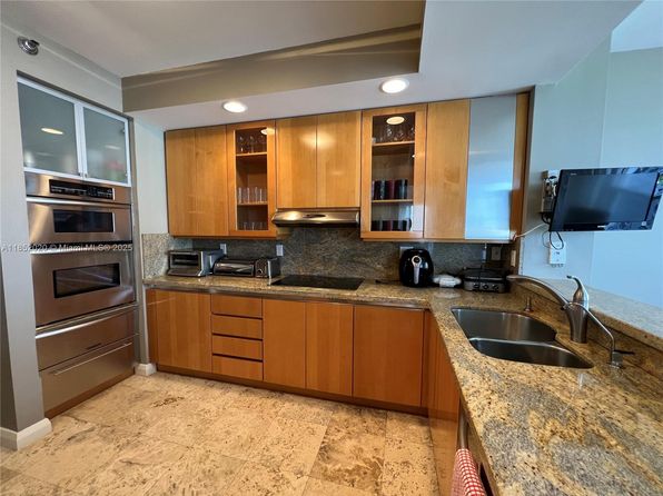 21150 Point Pl APT 2305