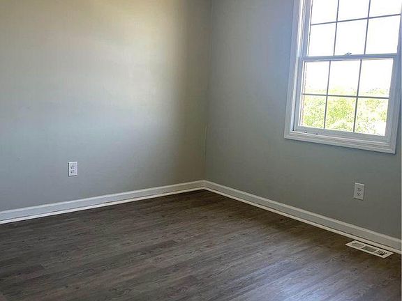 2nd image of 174 S Killarney Ln APT 1