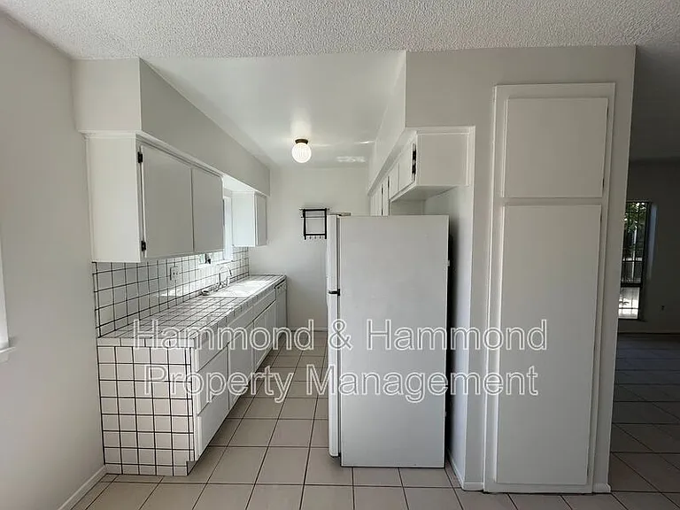 7924 Laurel Canyon Blvd #9 — Photo 9