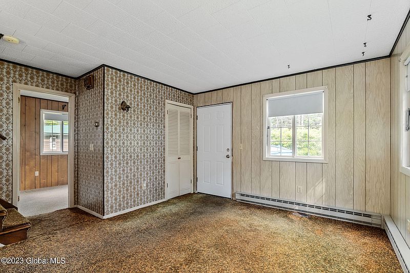4th image of 917 Saratoga Road