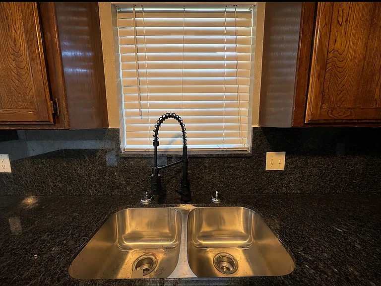 1054 Cumberland Mansion — Photo 5