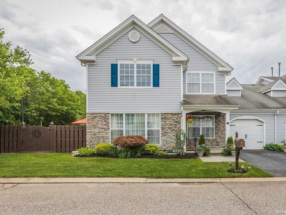 1st image of 12 Sara Ln #12