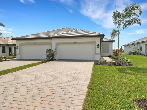 19529 Hinkley Dr, Estero, FL 33928