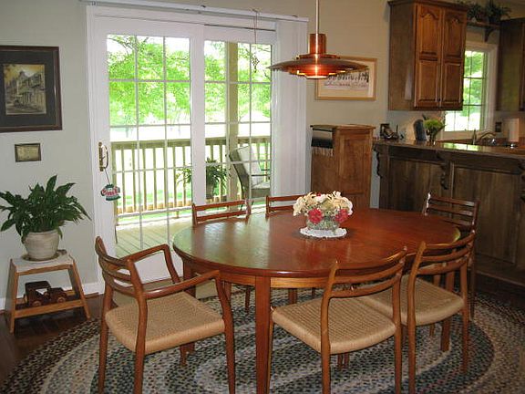 5th image of 124 Glenwood Dr #J2