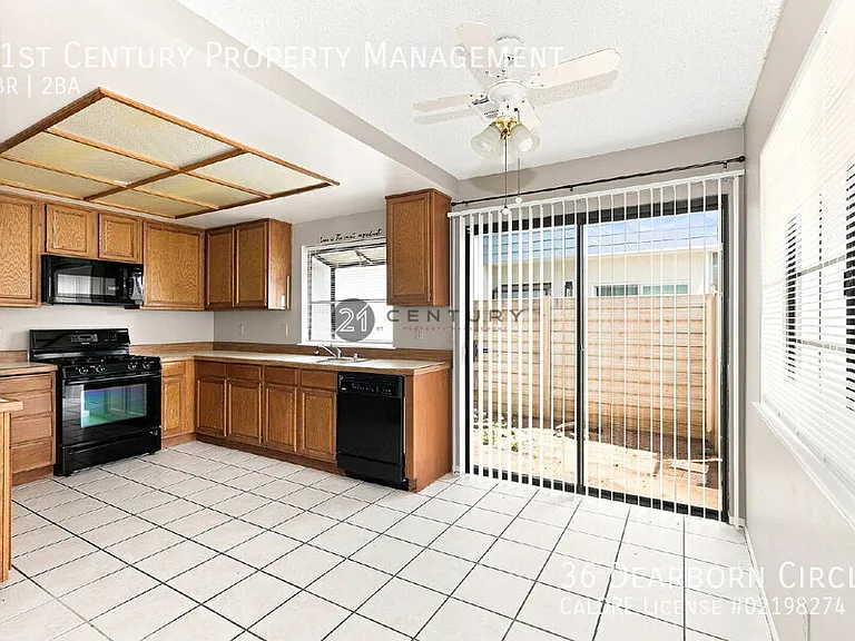 36 Dearborn Cir — Photo 9