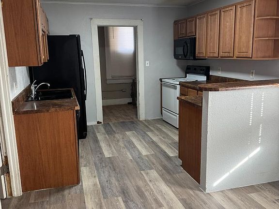2nd image of 207 1/2 College St #A