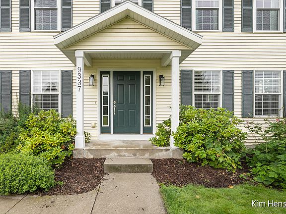 4th image of 9337 Crest Circle Dr NE