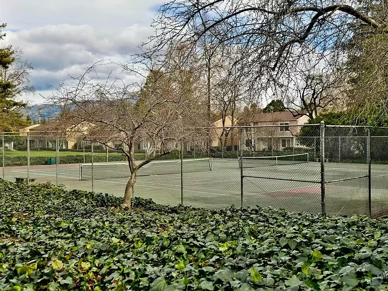 567 Sycamore Cir — Photo 31