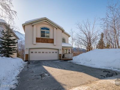 9198 Eagle River Ln, Eagle River, AK, 99577