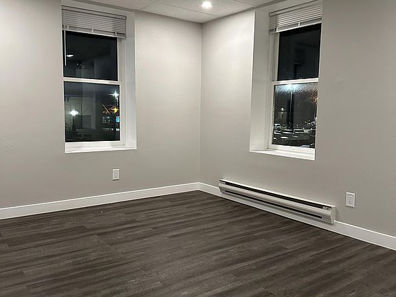 4th image of 204 4th Ave #204