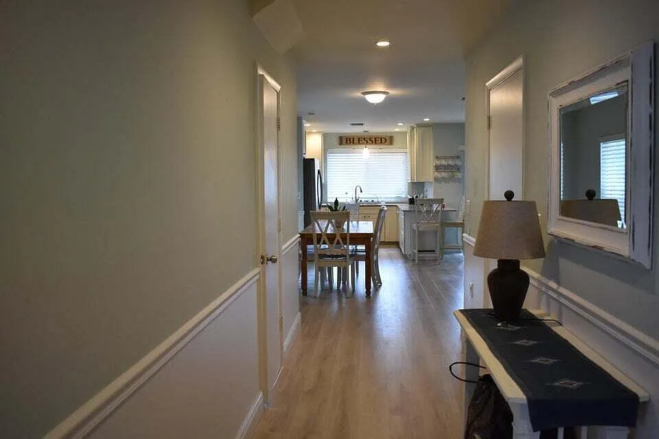 Building Photo - 2300 Florida Blvd #D