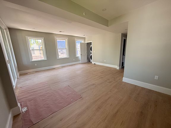 3rd image of 7 Thornley St #1