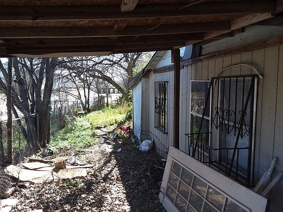 3rd image of 1212 Santa Barbara