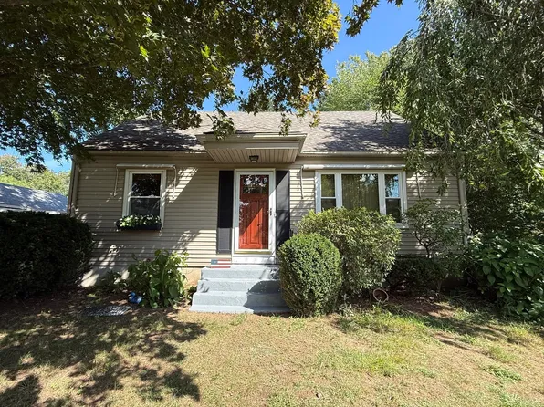 12 Linda St, South Hadley, MA 01075