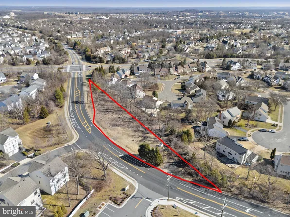 20576 Ashburn Rd, Ashburn, VA 20147