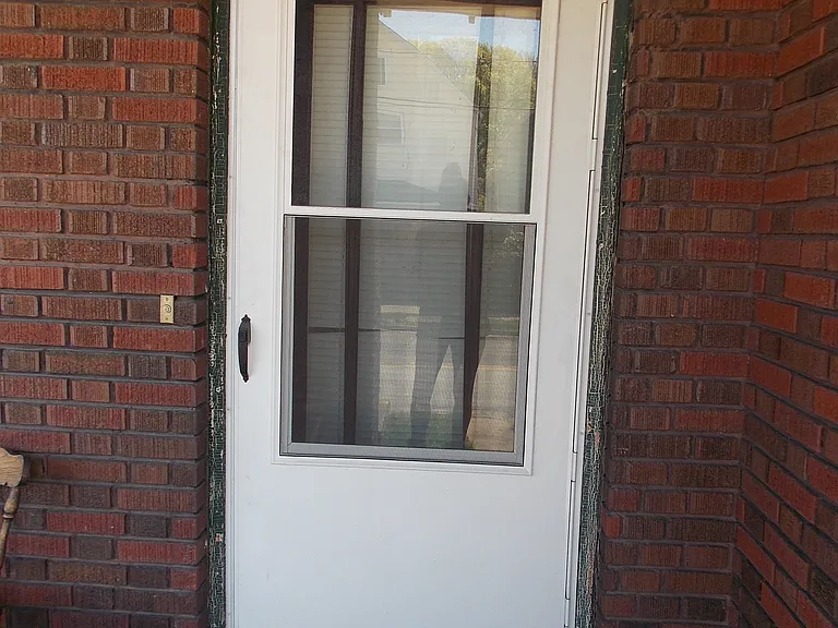 819 Cherry St — Photo 18
