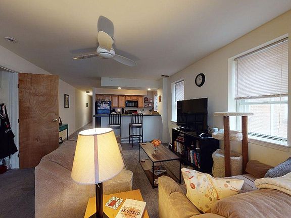 3rd image of 4421 Walnut St