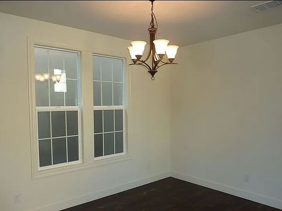 5th image of 1108 Paris Dr
