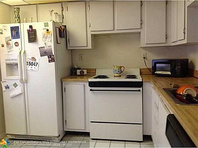 5th image of 6401 N University Dr APT 308