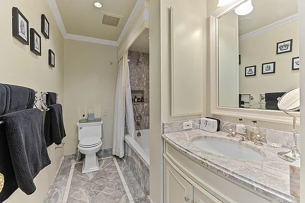 Rented by Douglas Elliman | media 5