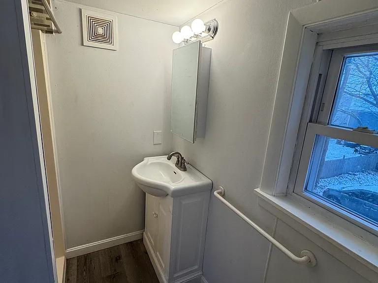 63 W Carpenter St #2-R — Photo 14