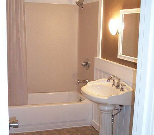 Downstairs full bathroom