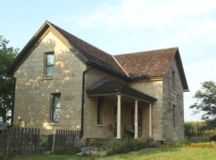 3201 Goldfinch Rd, Hiawatha, KS 66434