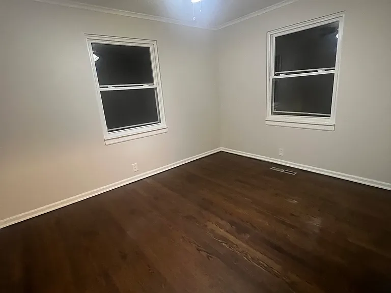 8522 Euclid Ave — Photo 5