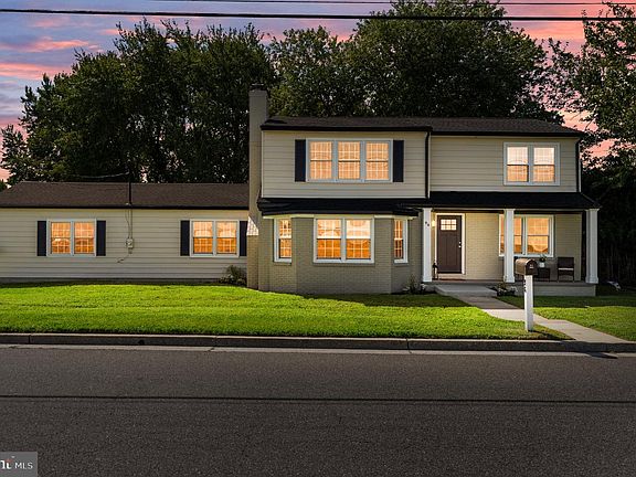 3rd image of 96 Riviera Dr