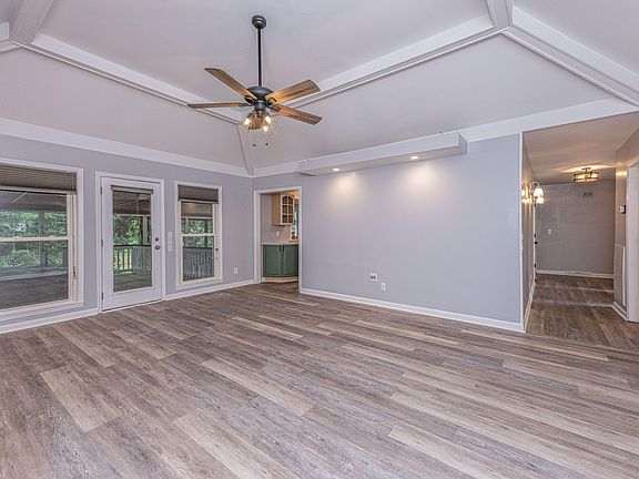5th image of 107 Ravenswood Ct