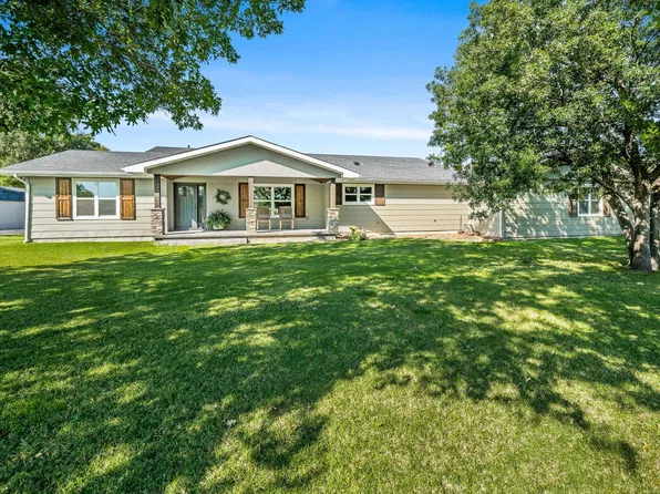100 Thomas Ln, Wheeler, TX 79096