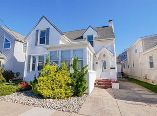 21 N Hanover Ave, Margate, NJ 08402