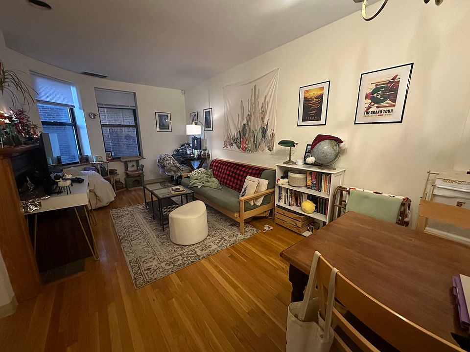 1st image of 102 Gainsborough St #106