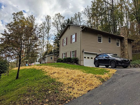 2nd image of 16 Meadowlark Ln