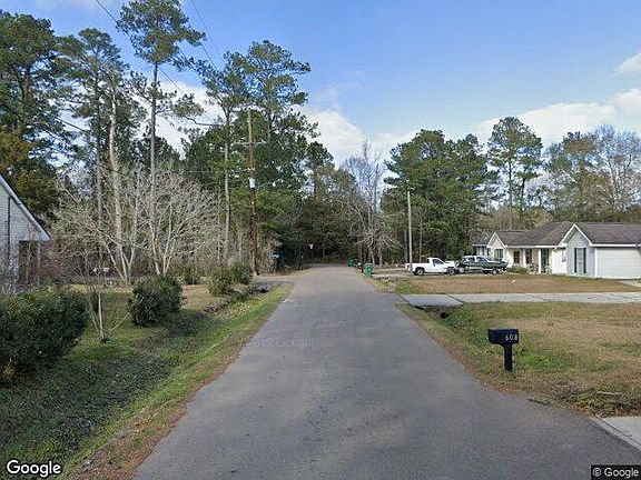 Exterior Neighborhood (street photo)