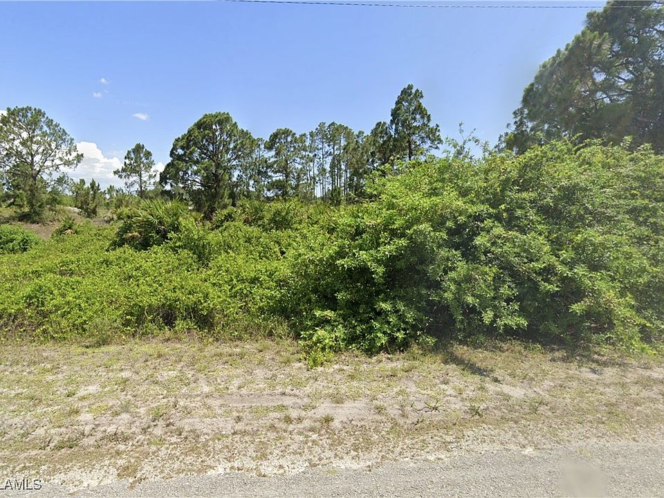 2nd image of 732 Foxtail St E