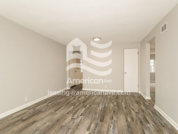 69935_005_living_room_5.jpg