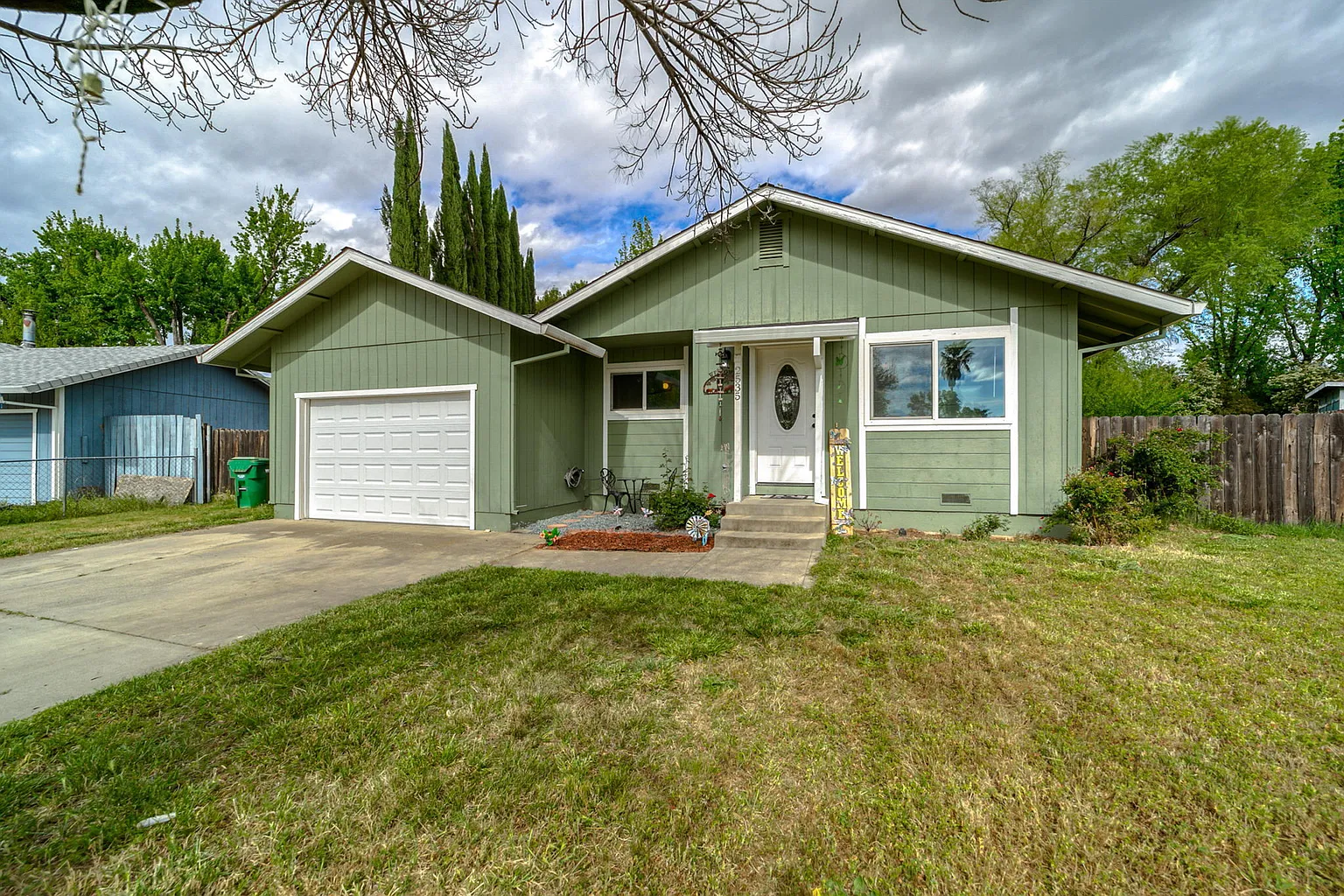 2535 Holly St photo 1
