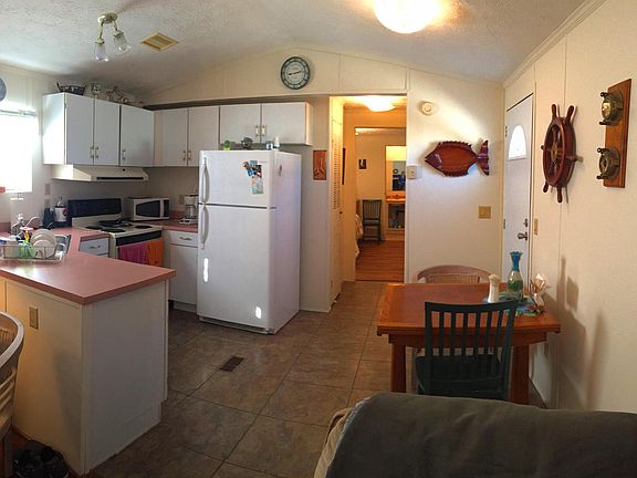 5th image of 629 Live Oak Drive SW