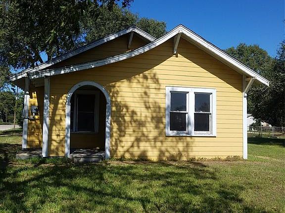 3rd image of 301 E West St