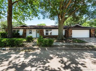 1417 SE Meadowcrest Ct, Bartlesville, OK 74006