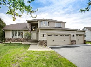 3720 Urbandale Ln N, Plymouth, MN 55446