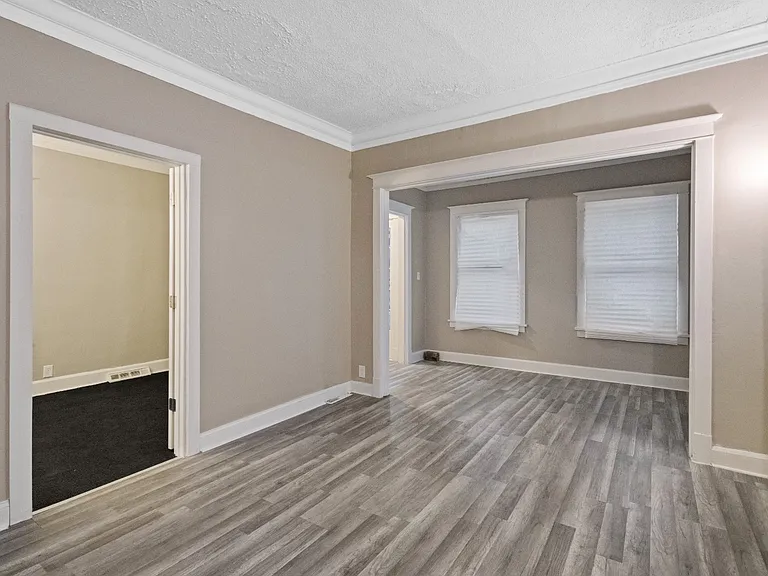 8950 S Bishop St — Photo 10