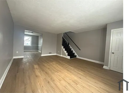 3 bed, $2,195 — Photo 2