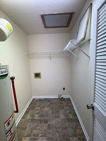 1618 McIntosh St #C — Photo 6