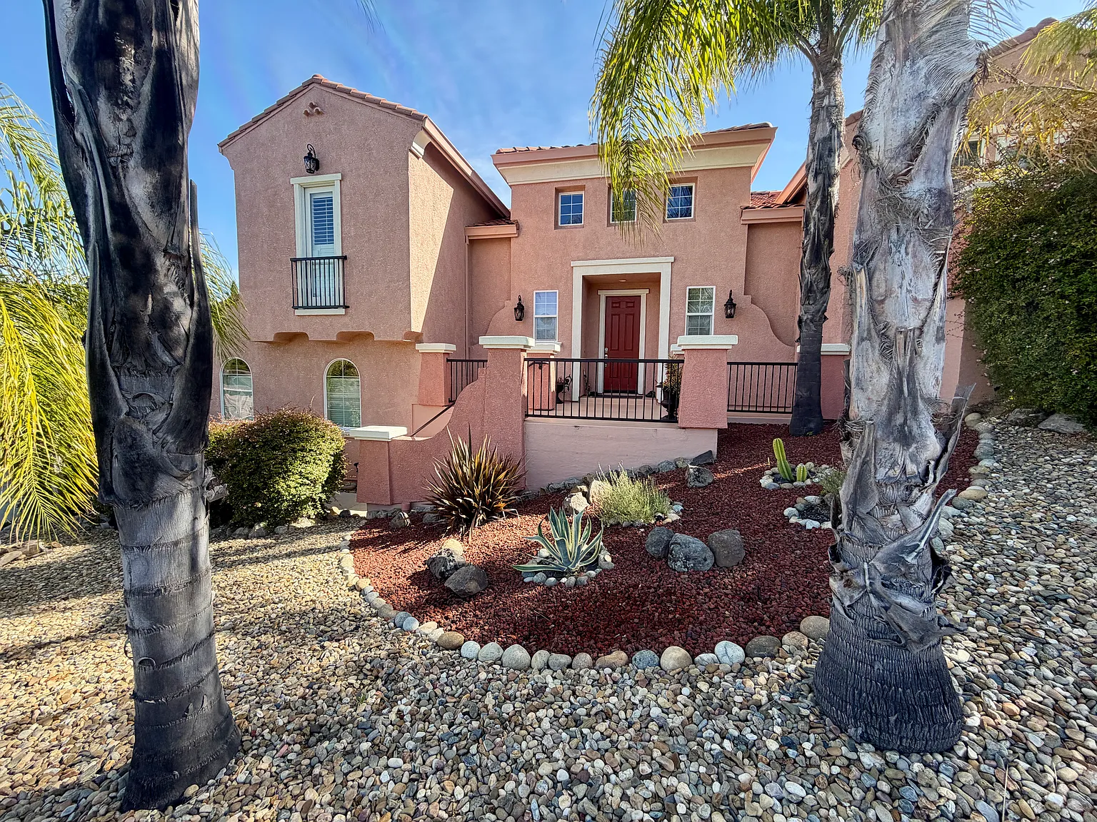 4 bed, 3476 sqft, $5,800 — Photo 2