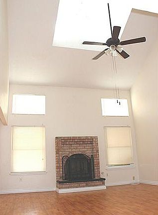 5th image of 809 Rotterdam Way