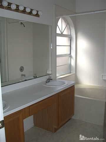2nd image of 1075 Kelly Creek Cir