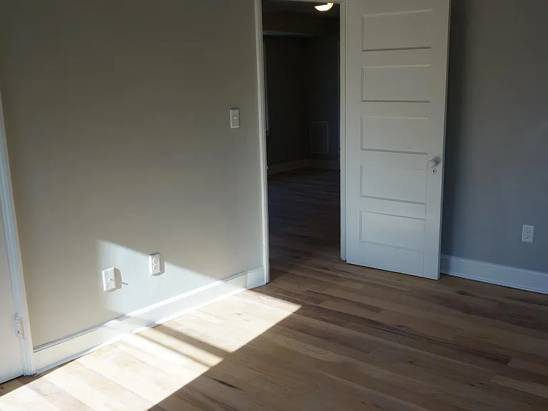 2 Friendship Cir #2 — Photo 9