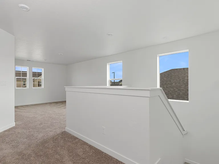 477 W Norwich St — Photo 14